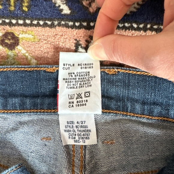 Vintage late 90s/early 2000s low rise, flare Lucky Brand jeans. - Picture 7 of 7